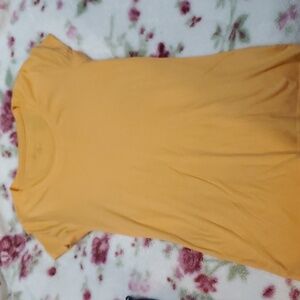 Peach colored fitted t-shirt